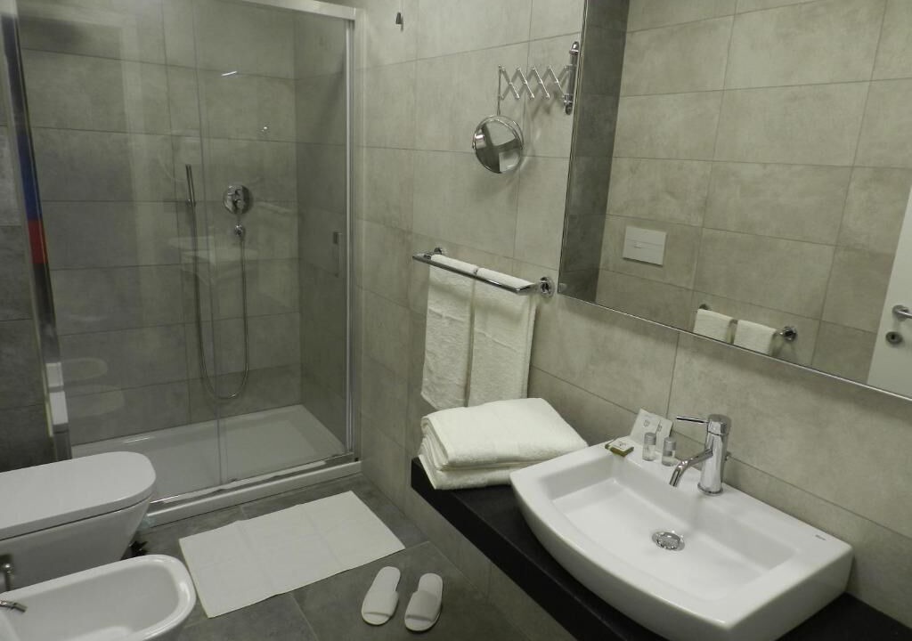 Photo of Bathroom in Gela