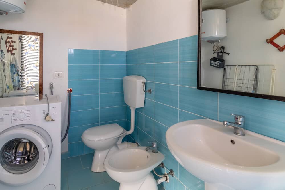 Photo of Bathroom in Acate