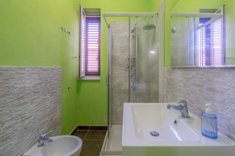 Photo of Bathroom in Arenella