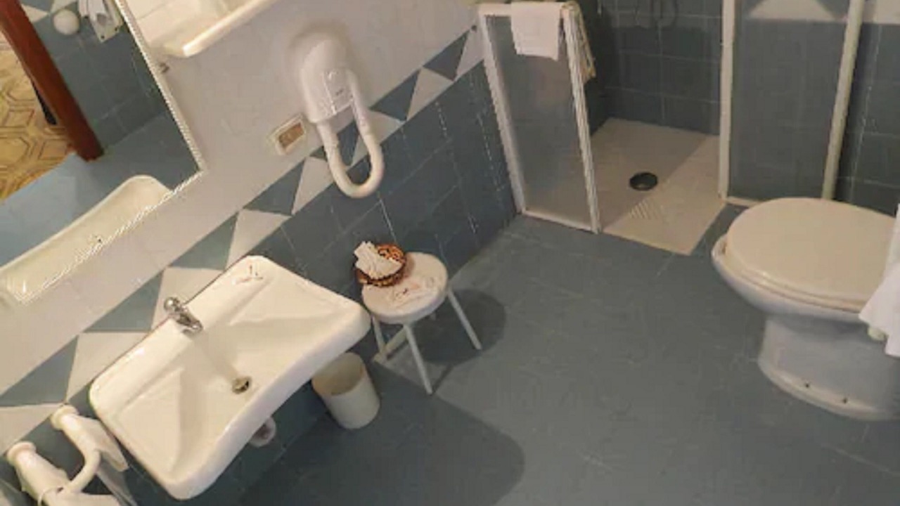 Photo of Bathroom in Tiche