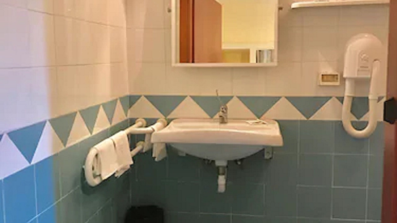 Photo of Bathroom in Tiche