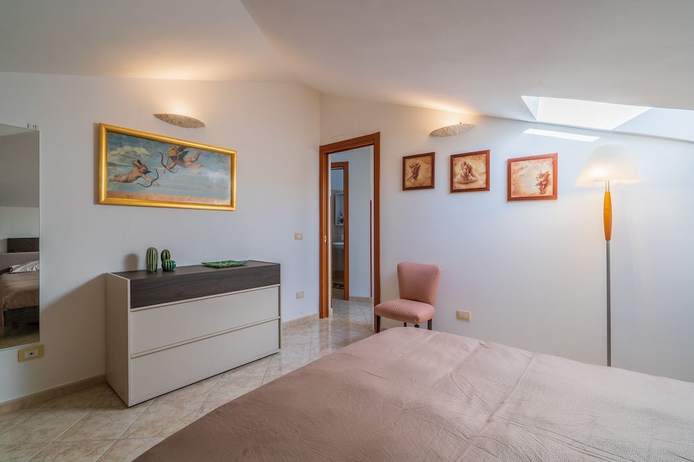 Photo of Bedroom in Tiche