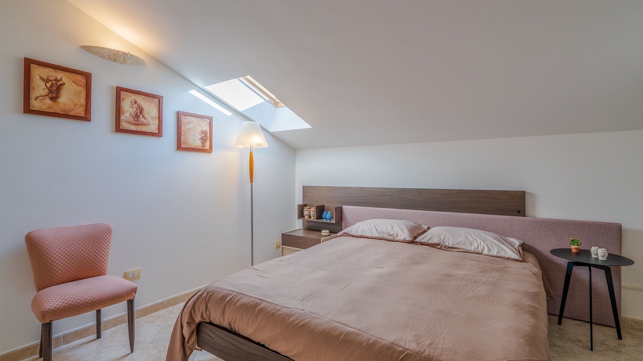 Photo of Bedroom in Tiche