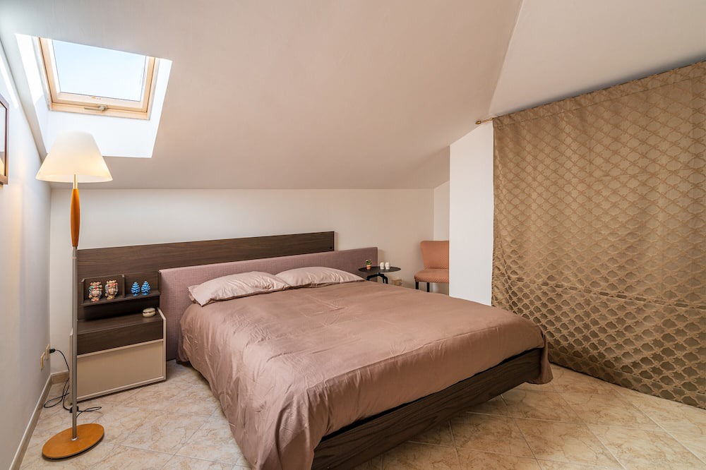 Photo of Bedroom in Tiche