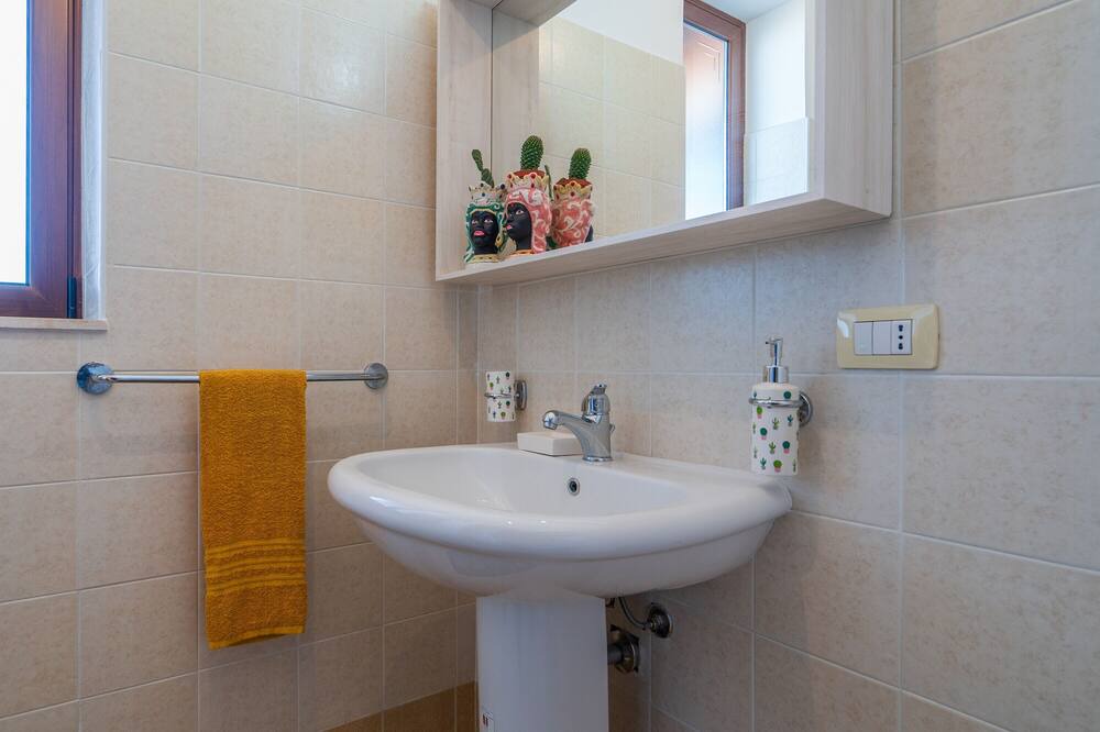 Photo of Bathroom in Tiche