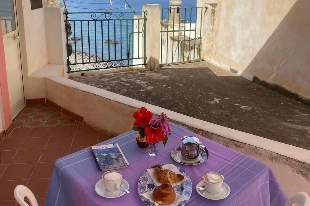 Photo of Patio Balcony in Alicudi