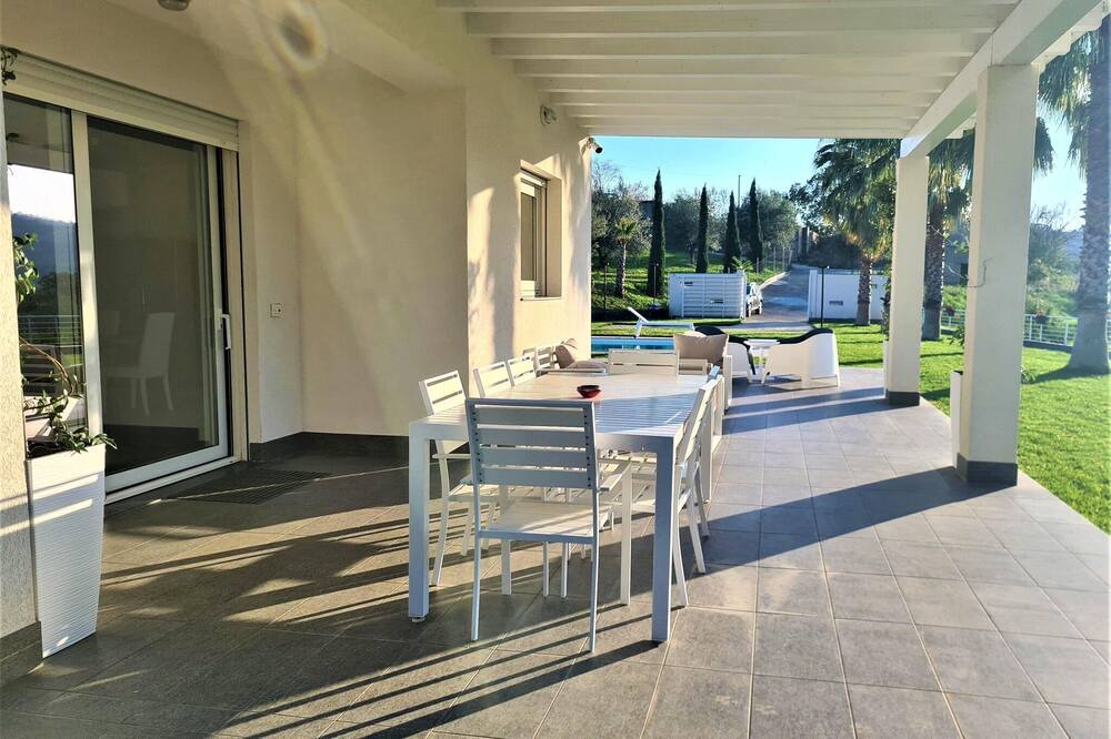 Photo of Patio Balcony in Leonforte