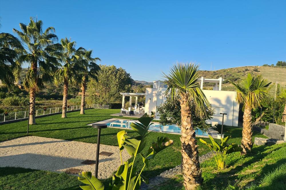 Photo of Outdoor in Leonforte