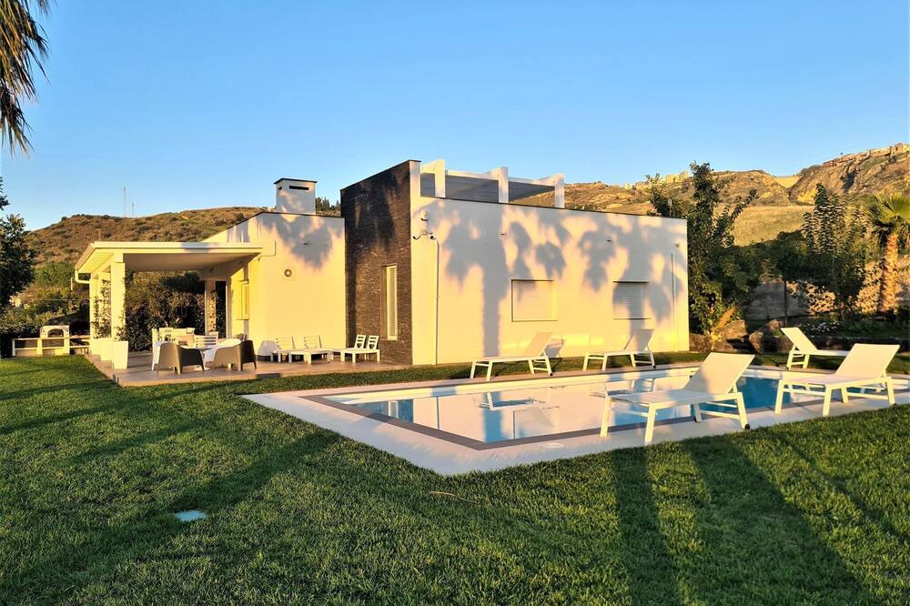 Photo of Outdoor in Leonforte