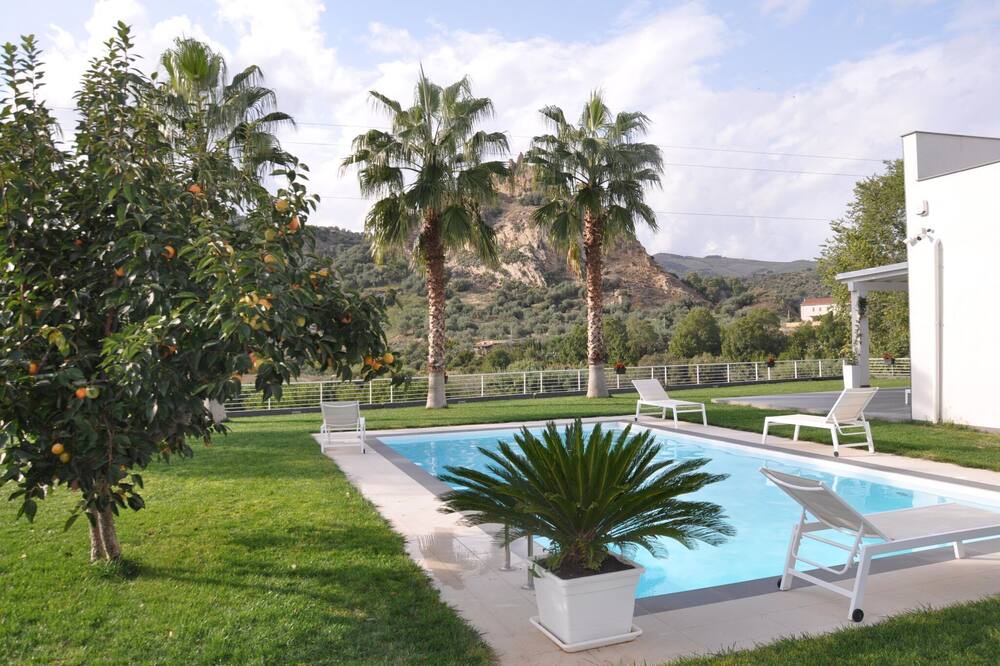 Photo of Outdoor in Leonforte