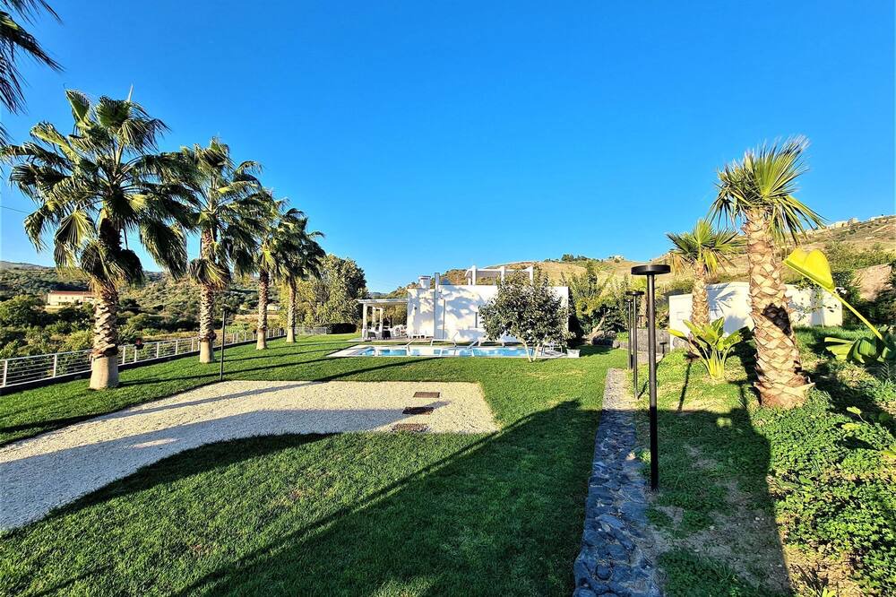 Photo of Outdoor in Leonforte