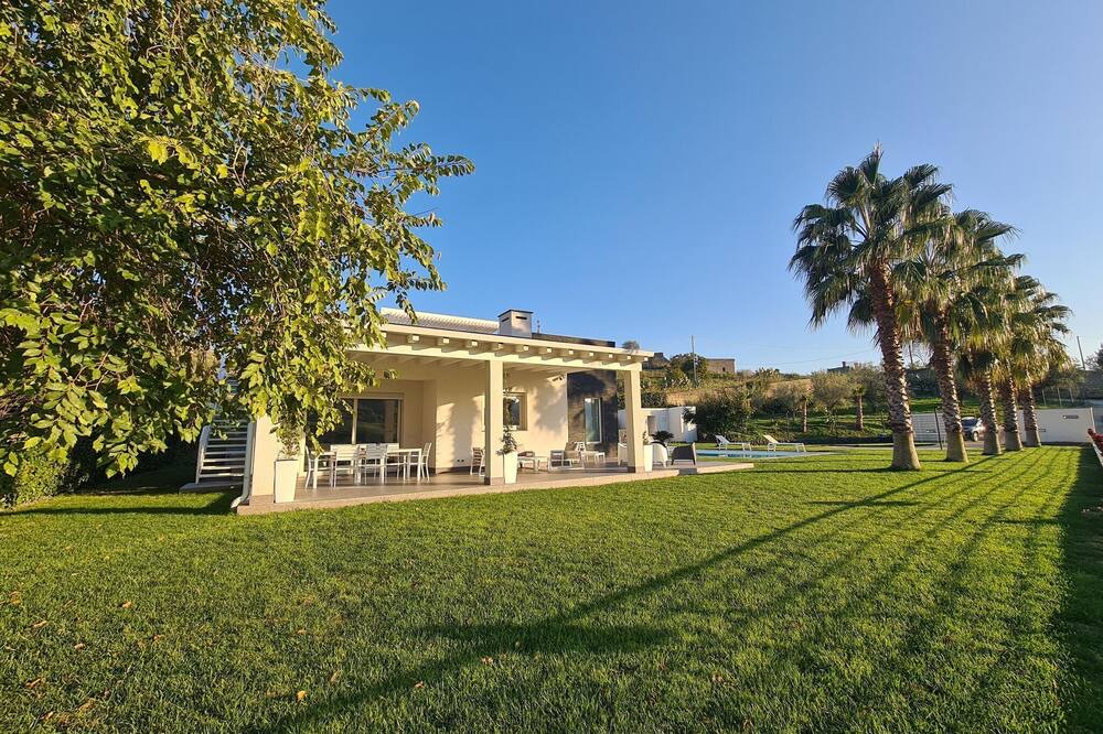 Photo of Outdoor in Leonforte