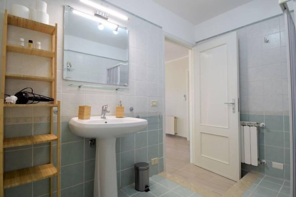 Photo of Bathroom in Mitogio