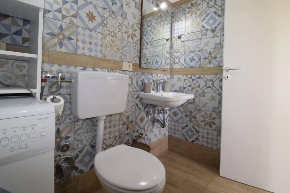 Photo of Bathroom in Mitogio