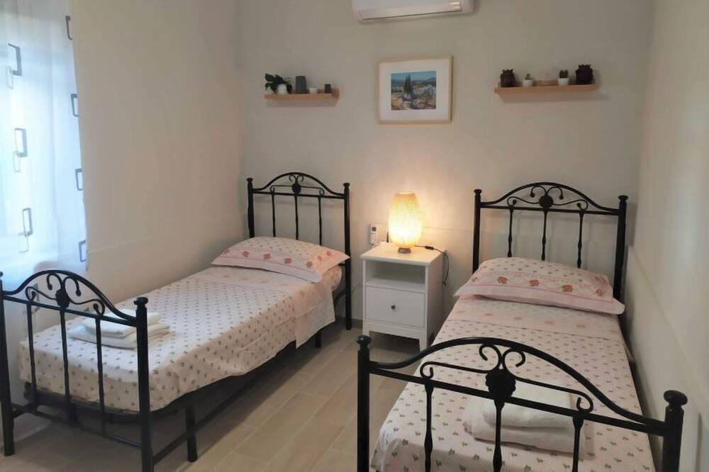 Photo of Bedroom in Mitogio