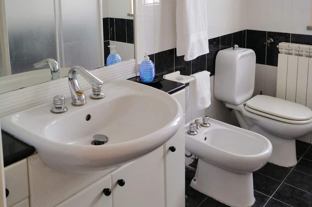 Photo of Bathroom in Patti