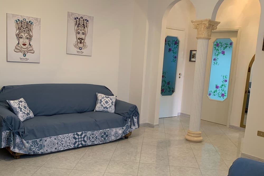Photo of Bedroom in Patti