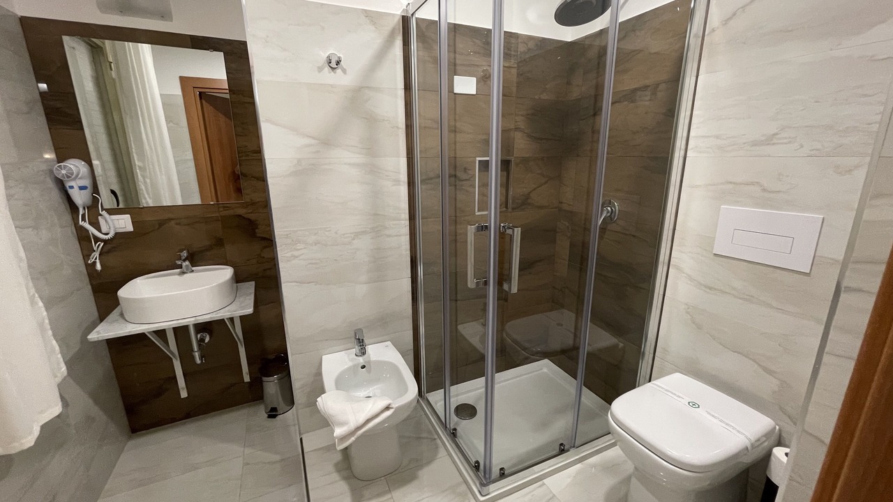 Photo of Bathroom in Gela