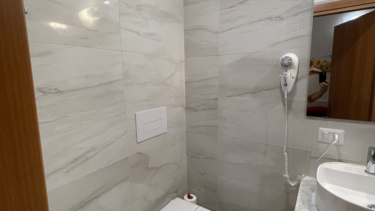 Photo of Bathroom in Gela