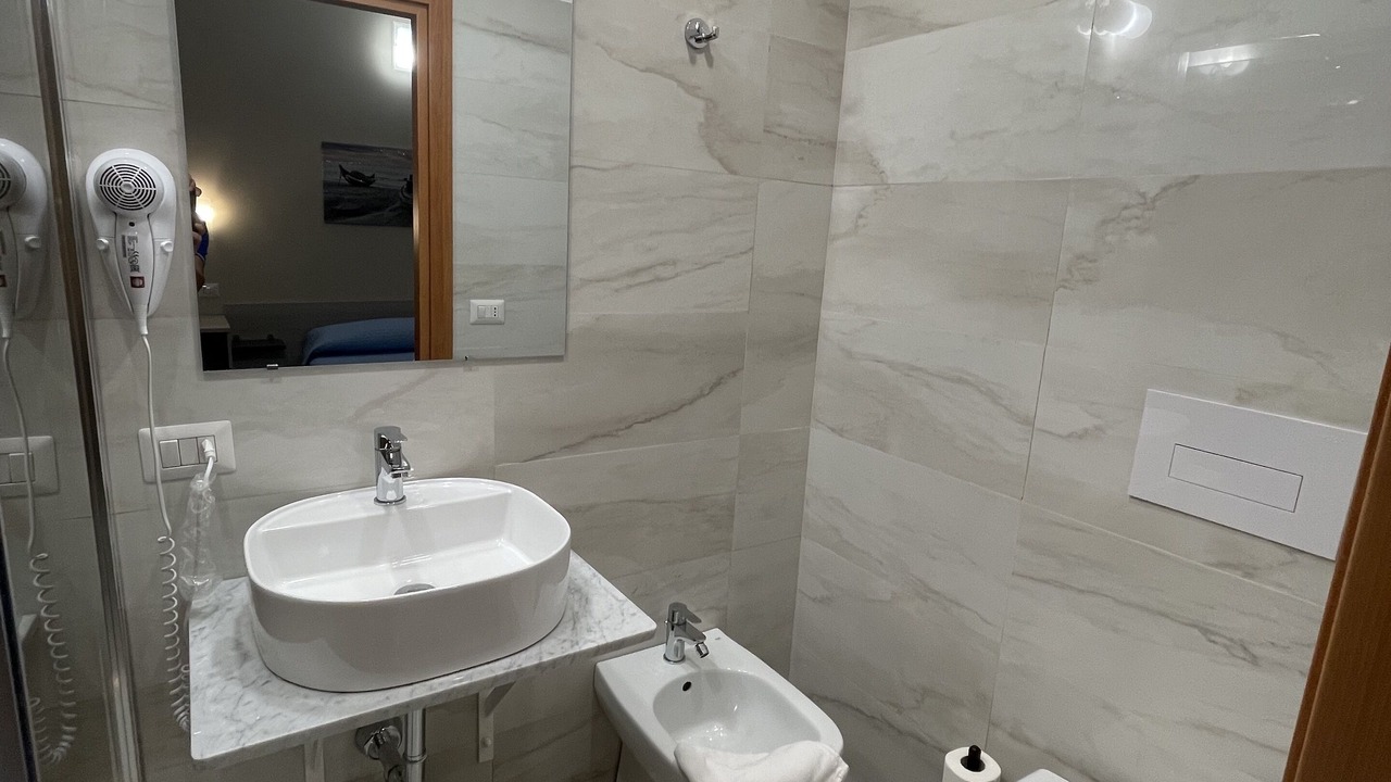 Photo of Bathroom in Gela
