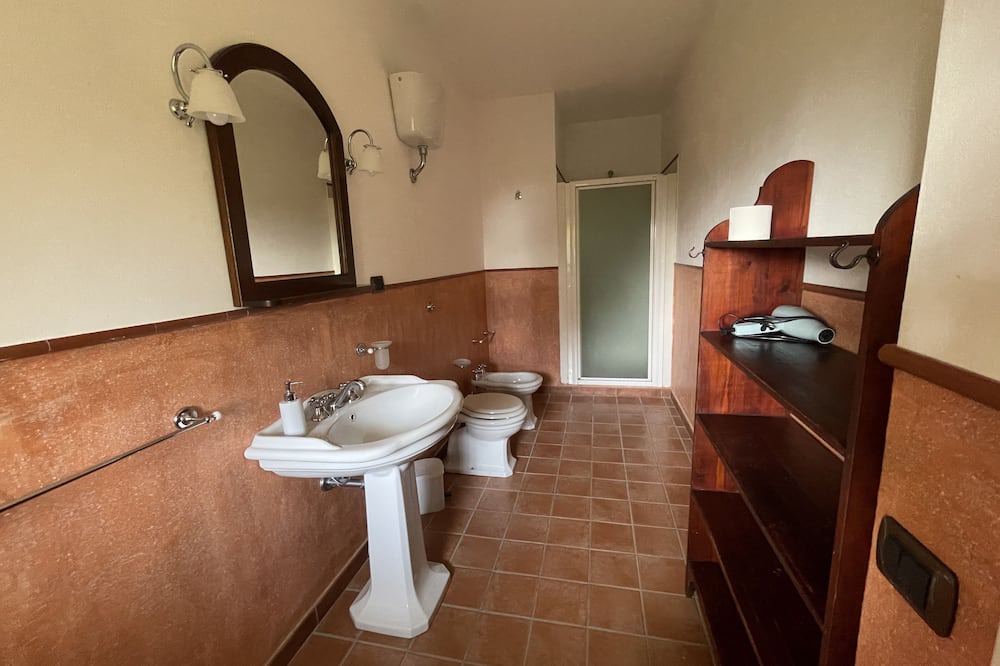 Photo of Bathroom in Contessa Entellina