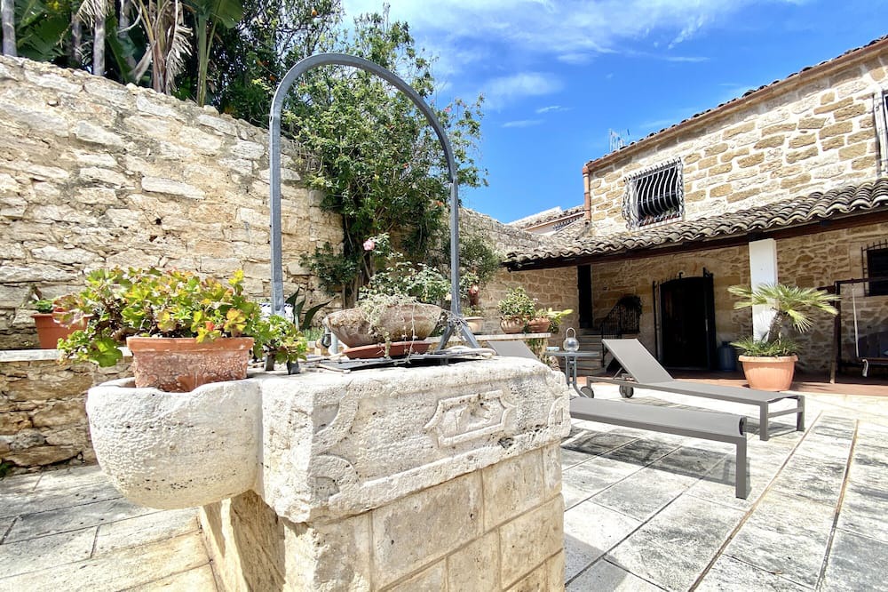 Photo of Patio Balcony in Alcamo