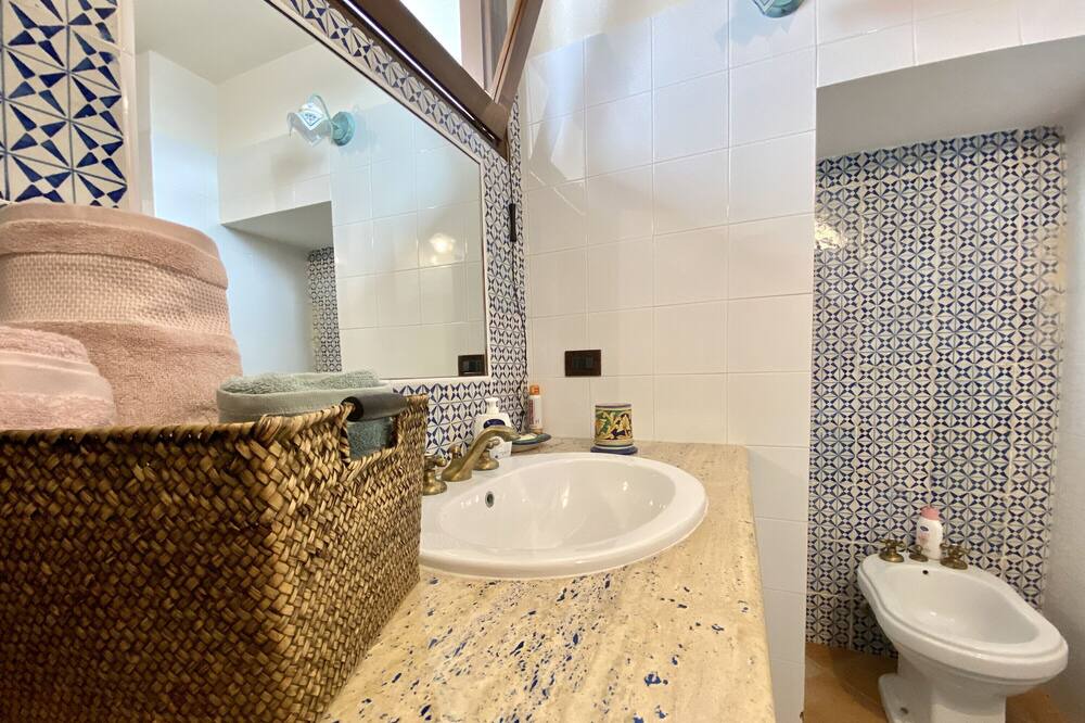 Photo of Bathroom in Alcamo