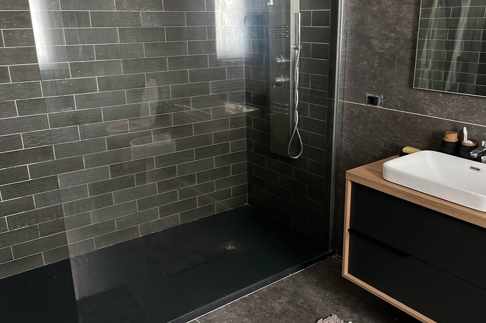Photo of Bathroom in Petrosino