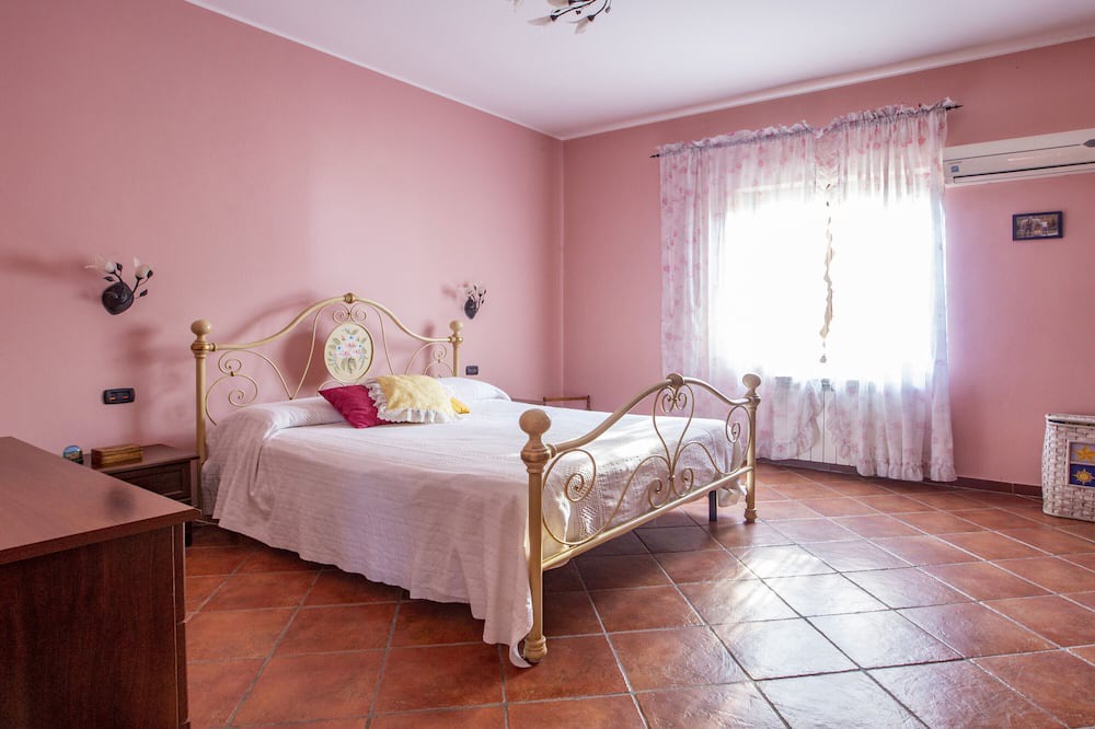 Photo of Bedroom in San Piero Patti