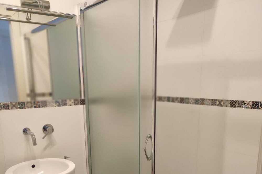 Photo of Bathroom in Milo