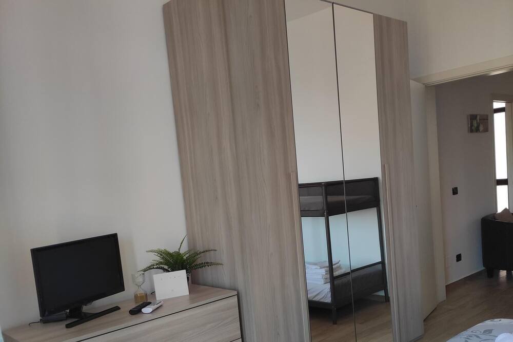 Photo of Bedroom in Milo