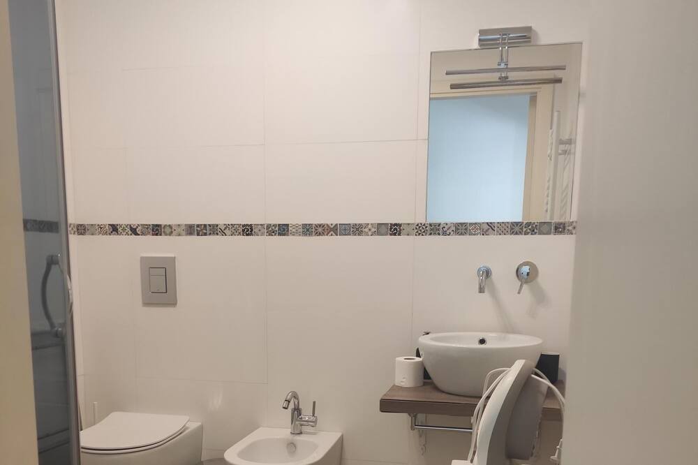 Photo of Bathroom in Milo