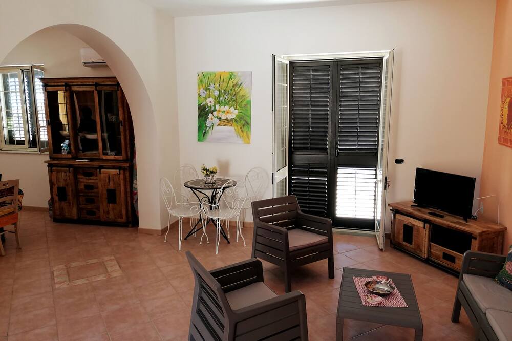 Photo of Livingroom in Montallegro
