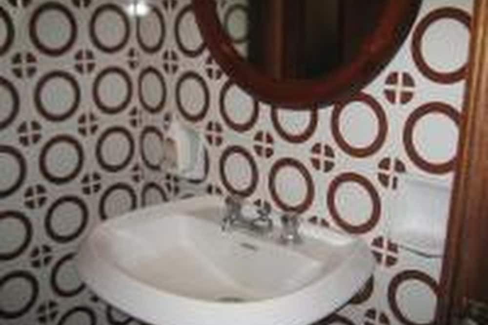Photo of Bathroom in Torre Archirafi