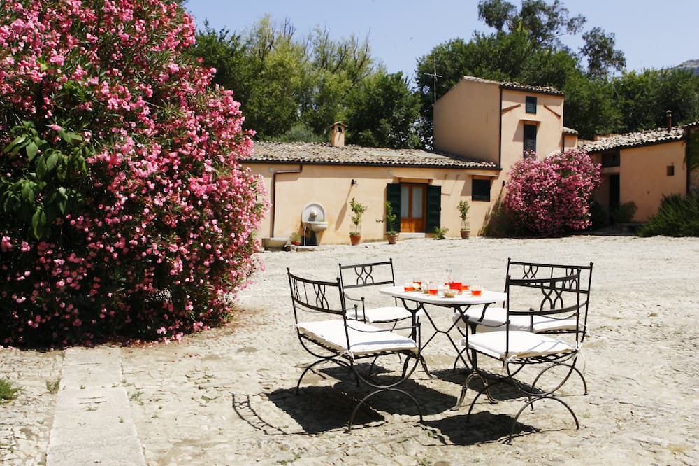Photo of Outdoor in Corleone