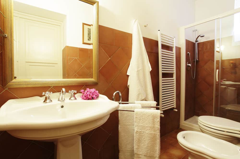 Photo of Bathroom in Corleone