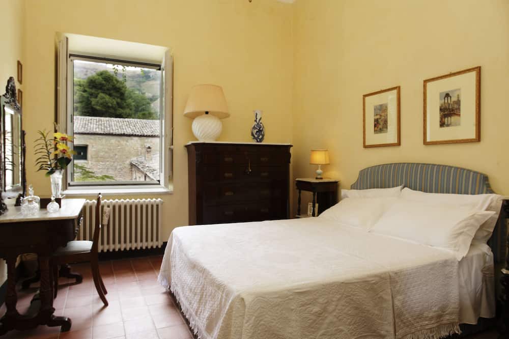 Photo of Bedroom in Corleone