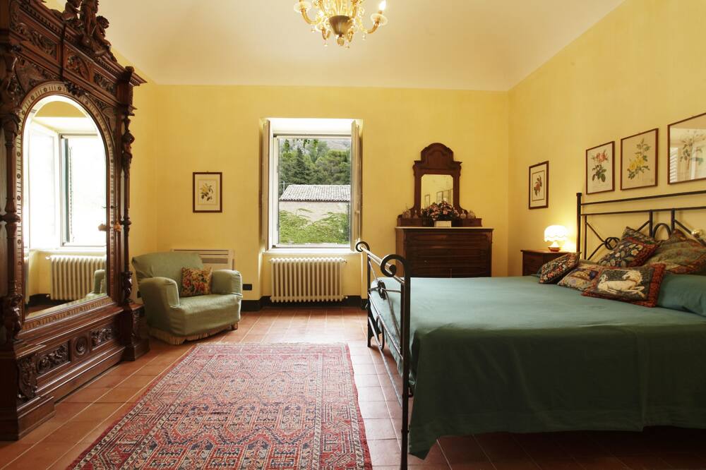 Photo of Bedroom in Corleone