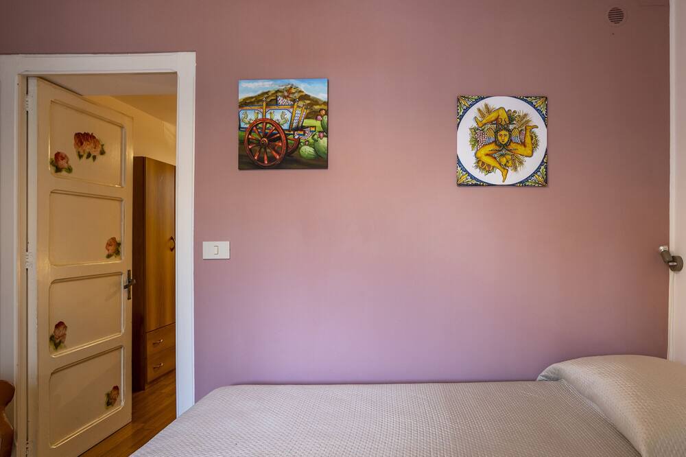 Photo of Bedroom in Naso