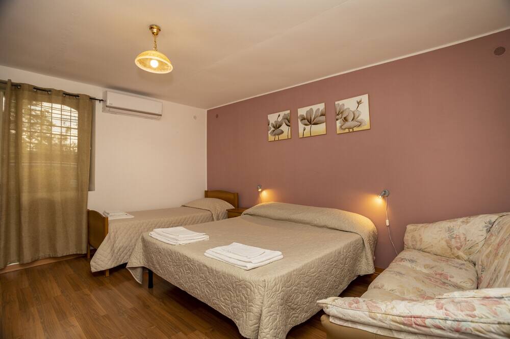Photo of Bedroom in Naso