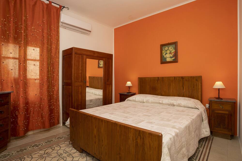 Photo of Bedroom in Naso