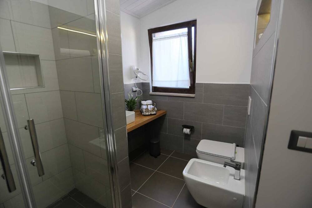Photo of Bathroom in Linguaglossa