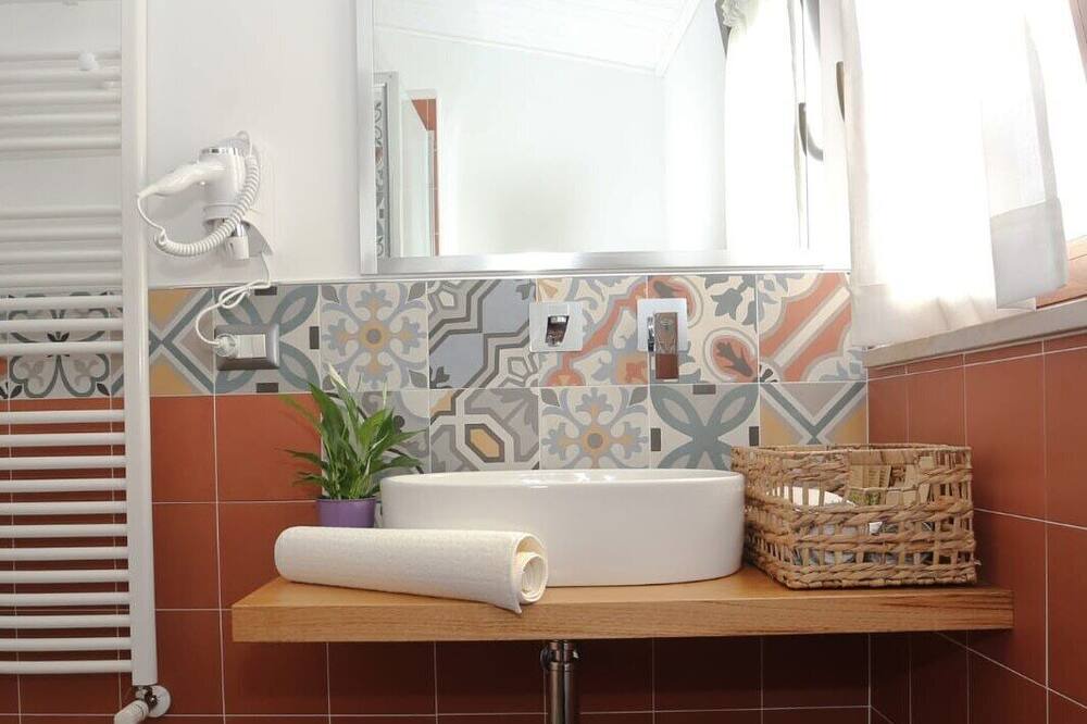 Photo of Bathroom in Linguaglossa