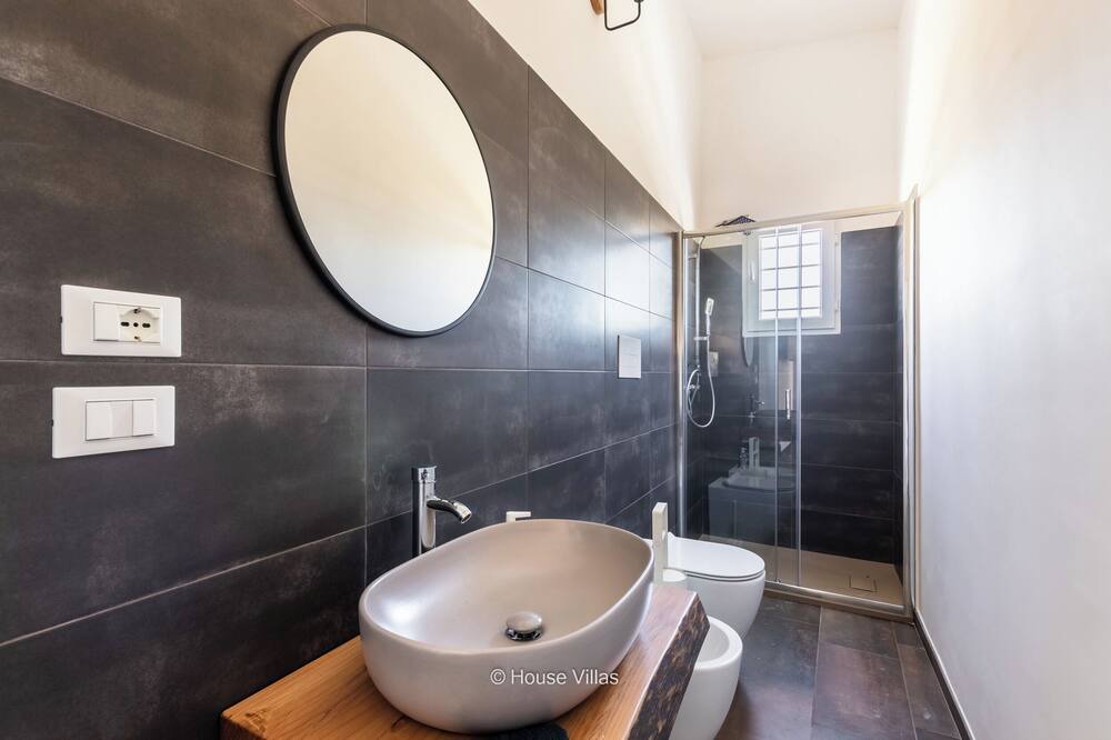 Photo of Bathroom in Noto