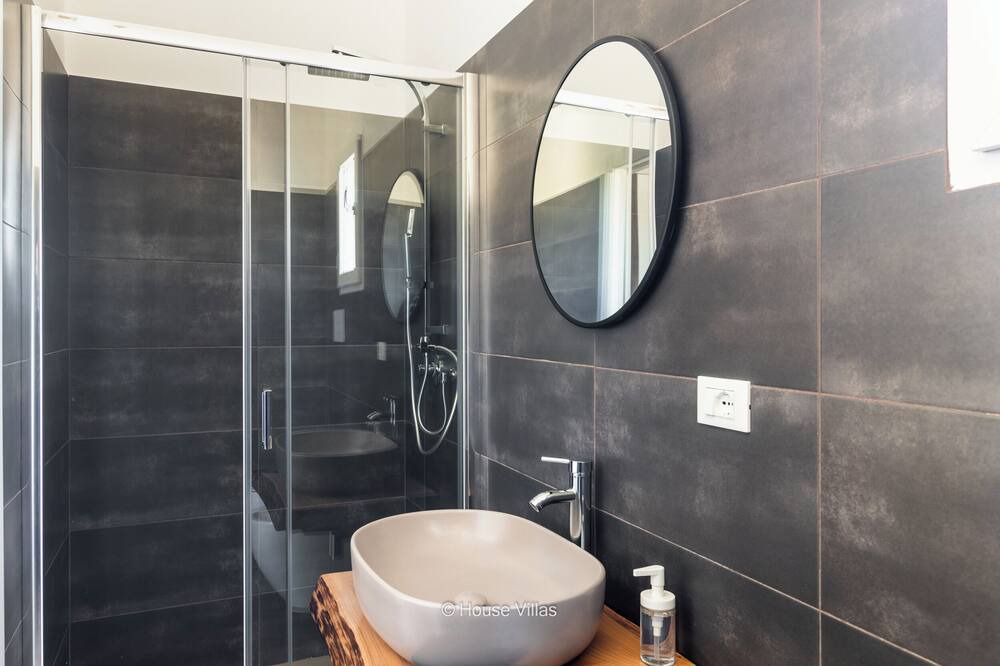 Photo of Bathroom in Noto