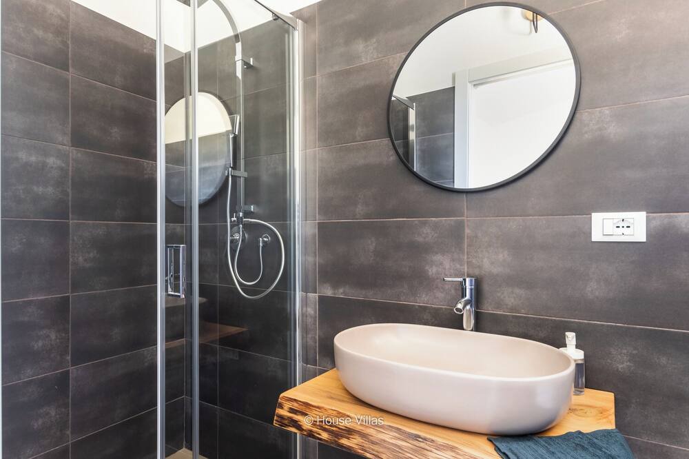 Photo of Bathroom in Noto