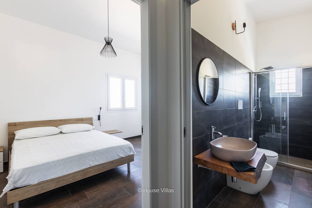 Photo of Bathroom in Noto