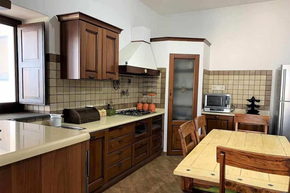 Photo of Kitchen in Santa Marina Salina