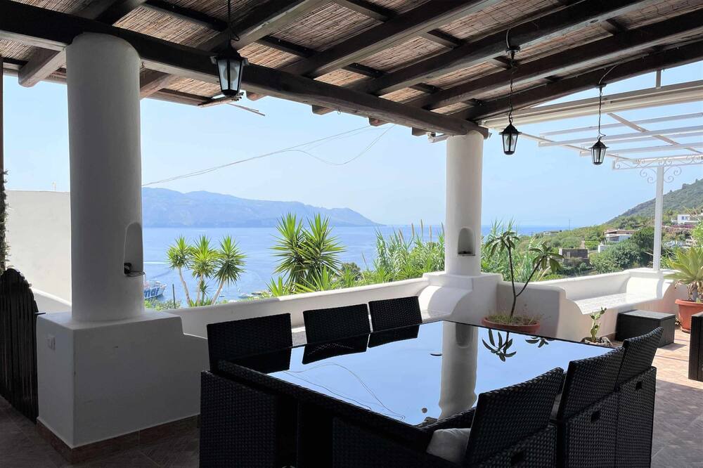 Photo of Patio Balcony in Santa Marina Salina