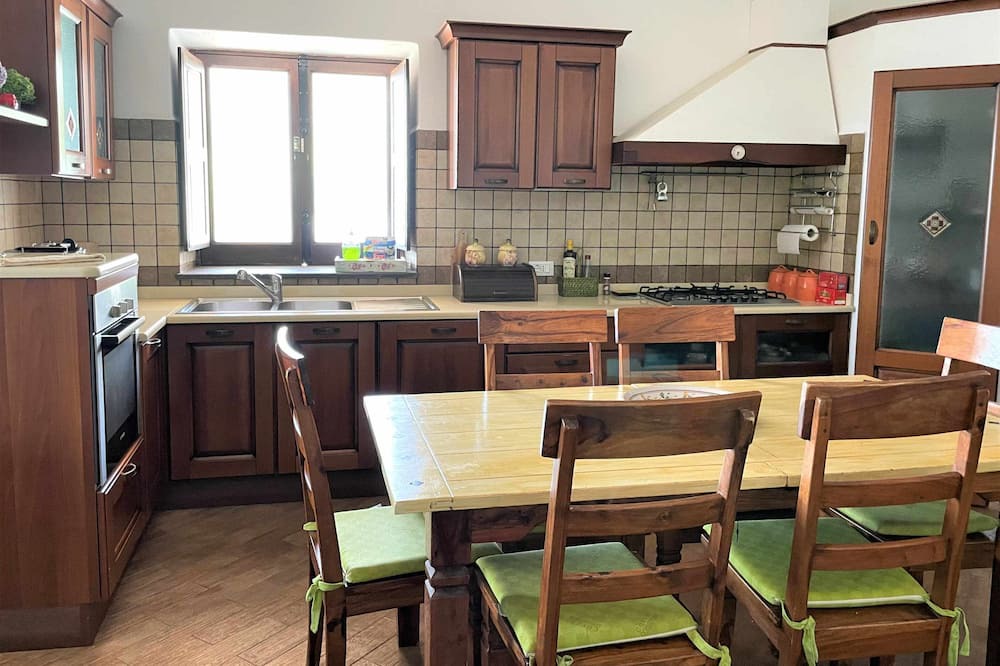 Photo of Kitchen in Santa Marina Salina